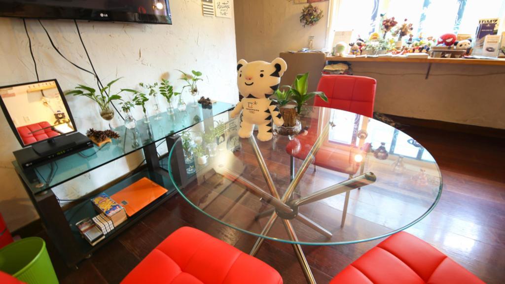 Comeinn Guesthouse Hongdae - Female Only Seoul Exterior foto