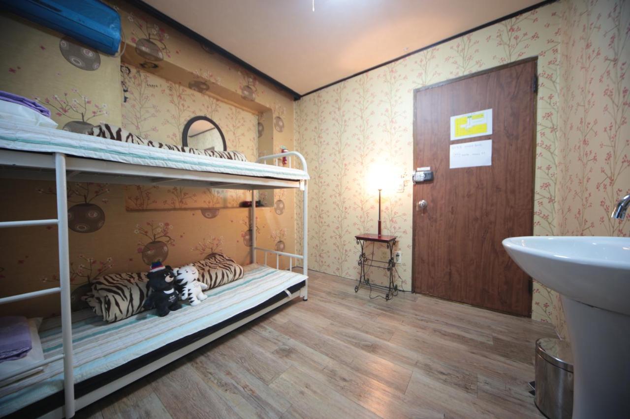Comeinn Guesthouse Hongdae - Female Only Seoul Exterior foto
